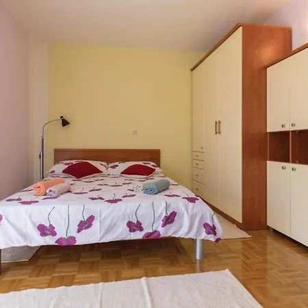 Two-bedroom In 度假居 Stasevica